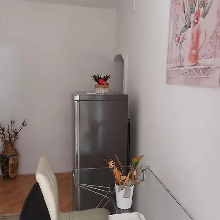 شقة Marko, *